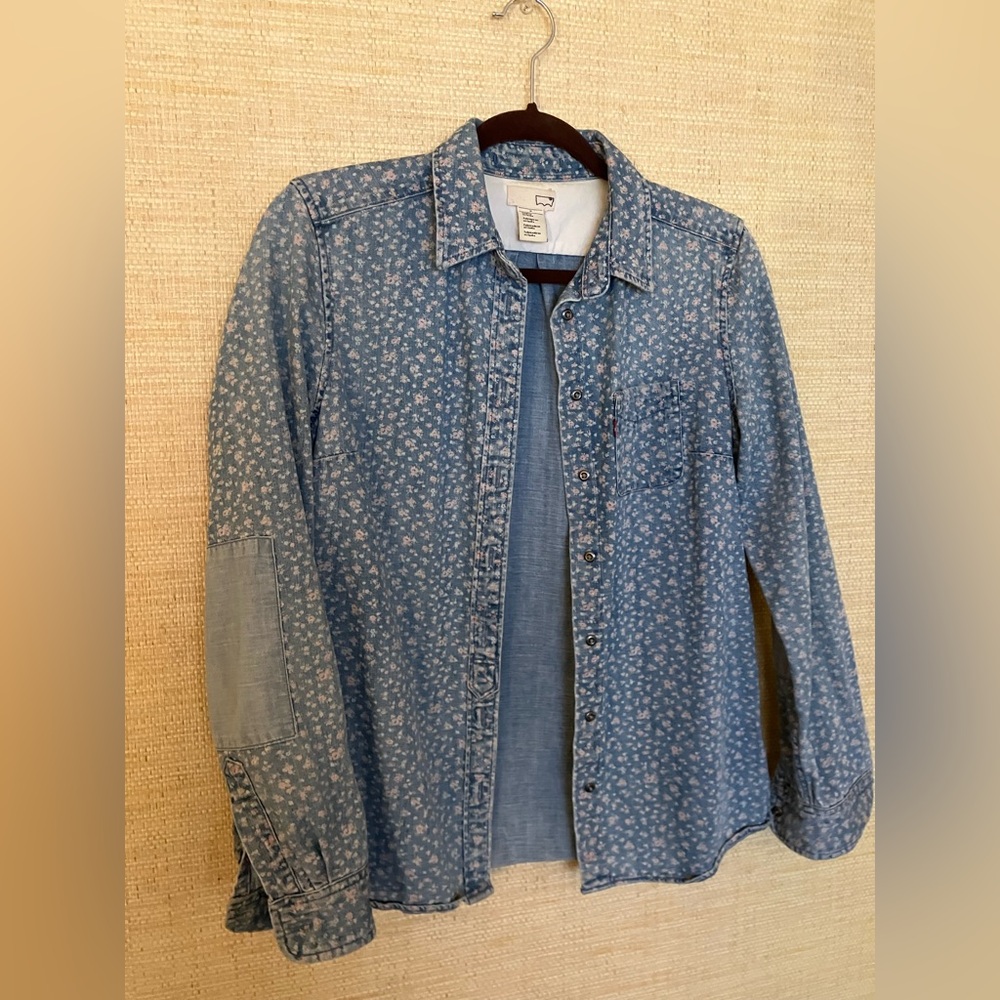 Levi’s denim floral chambray button up size medium - Picture 2 of 12